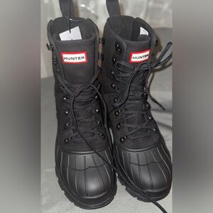 Hunter® 

Woman’s Explorer desert lace up combat boots